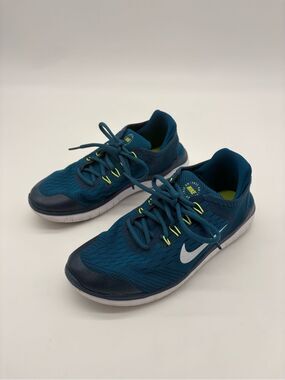 Nike Free Run Athletic Shoes